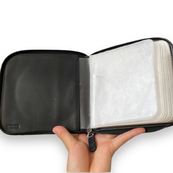 Coach Soho Signature Jacquard & Leather 12 Cd/DVD/Blu-Ray Zip Around Case - Picture 7 of 8